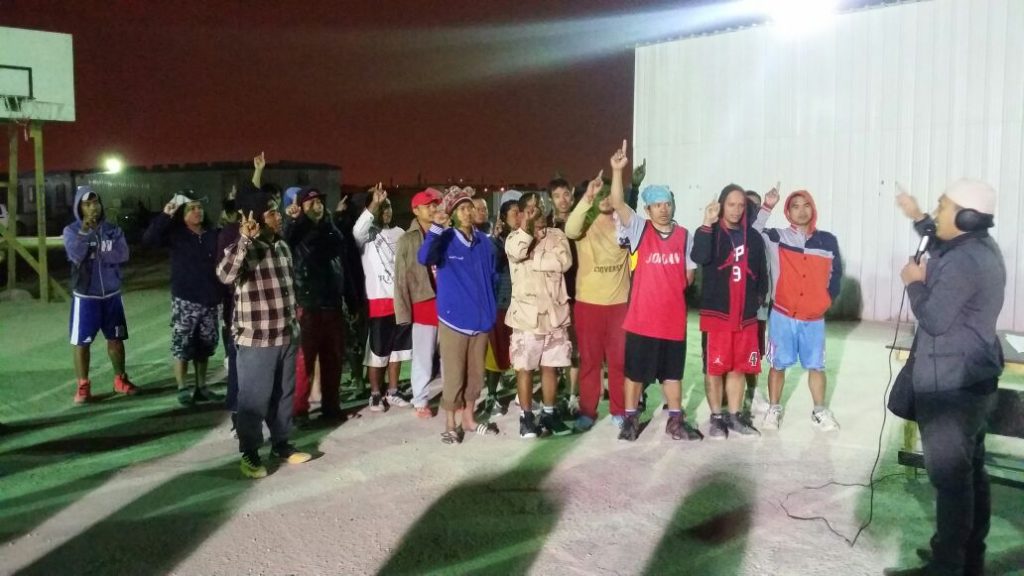 إسلام 25 شخصاً من الجالية الفلبينية في شركة الفرسان