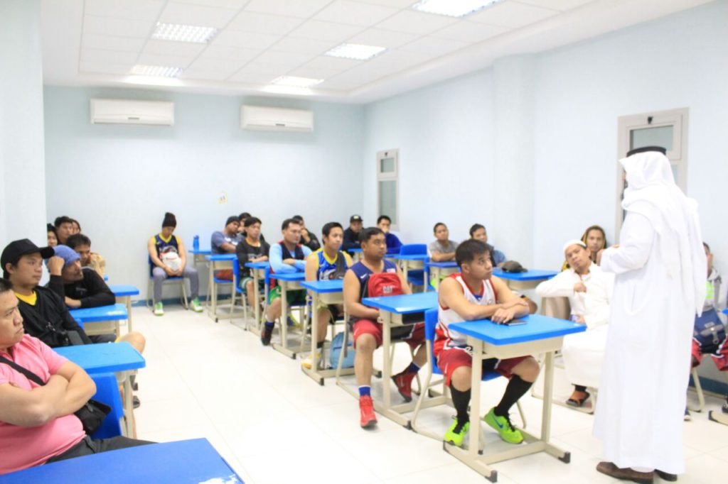 اسلام شخصين من الجالية الفلبينية بملتقى الصفوة الأسبوعي